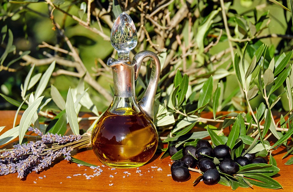 olive-oil-1596417_960_720_1